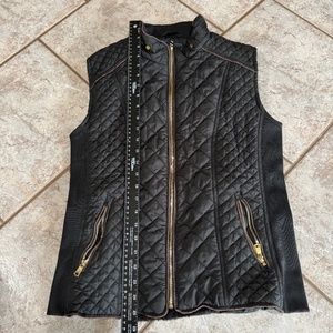 YMI Quilted Vest Large Zip-up Faux Fur Lining